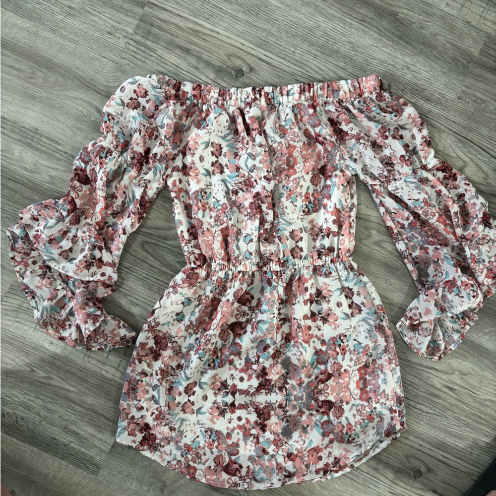 Blush Off-Shoulder Floral Dress in Pink and White - Picture 3 of 3